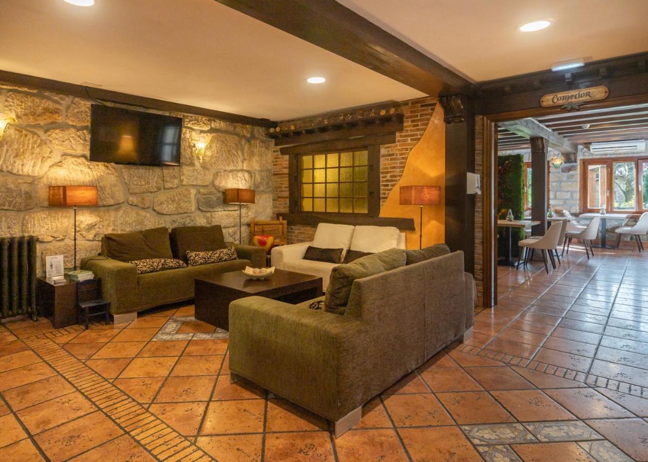 Logis Hotel Restaurante La Casa De Juansabeli Arenas De Cabrales Esterno foto