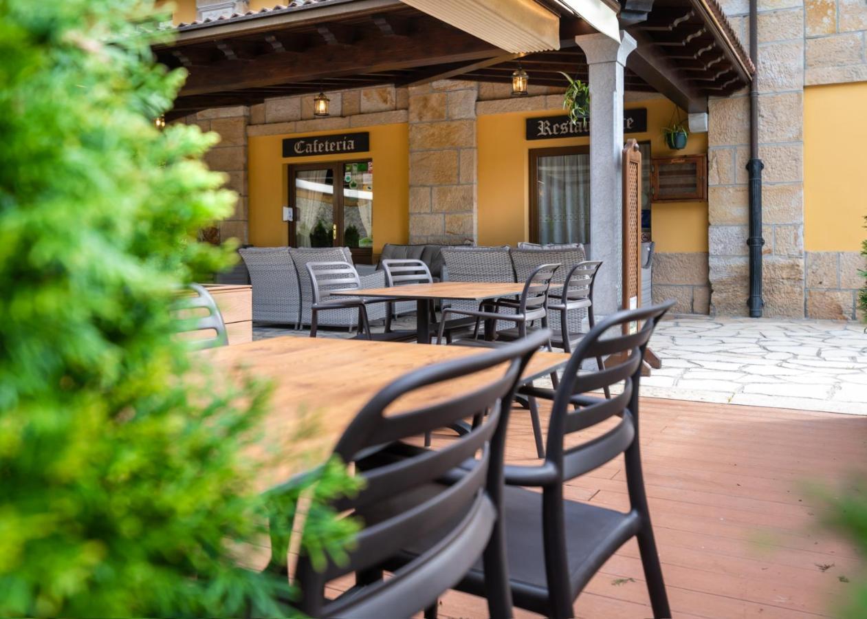 Logis Hotel Restaurante La Casa De Juansabeli Arenas De Cabrales Esterno foto