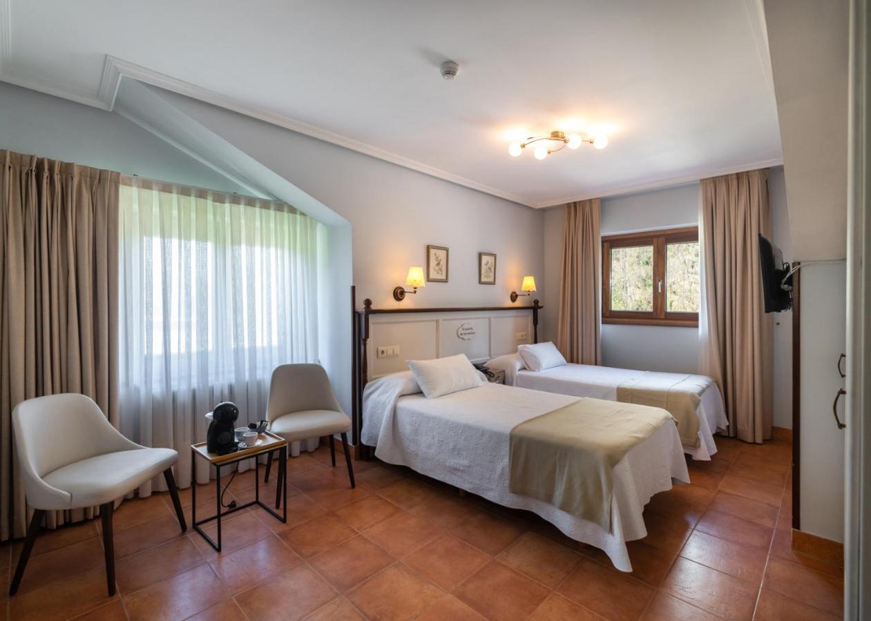 Logis Hotel Restaurante La Casa De Juansabeli Arenas De Cabrales Esterno foto